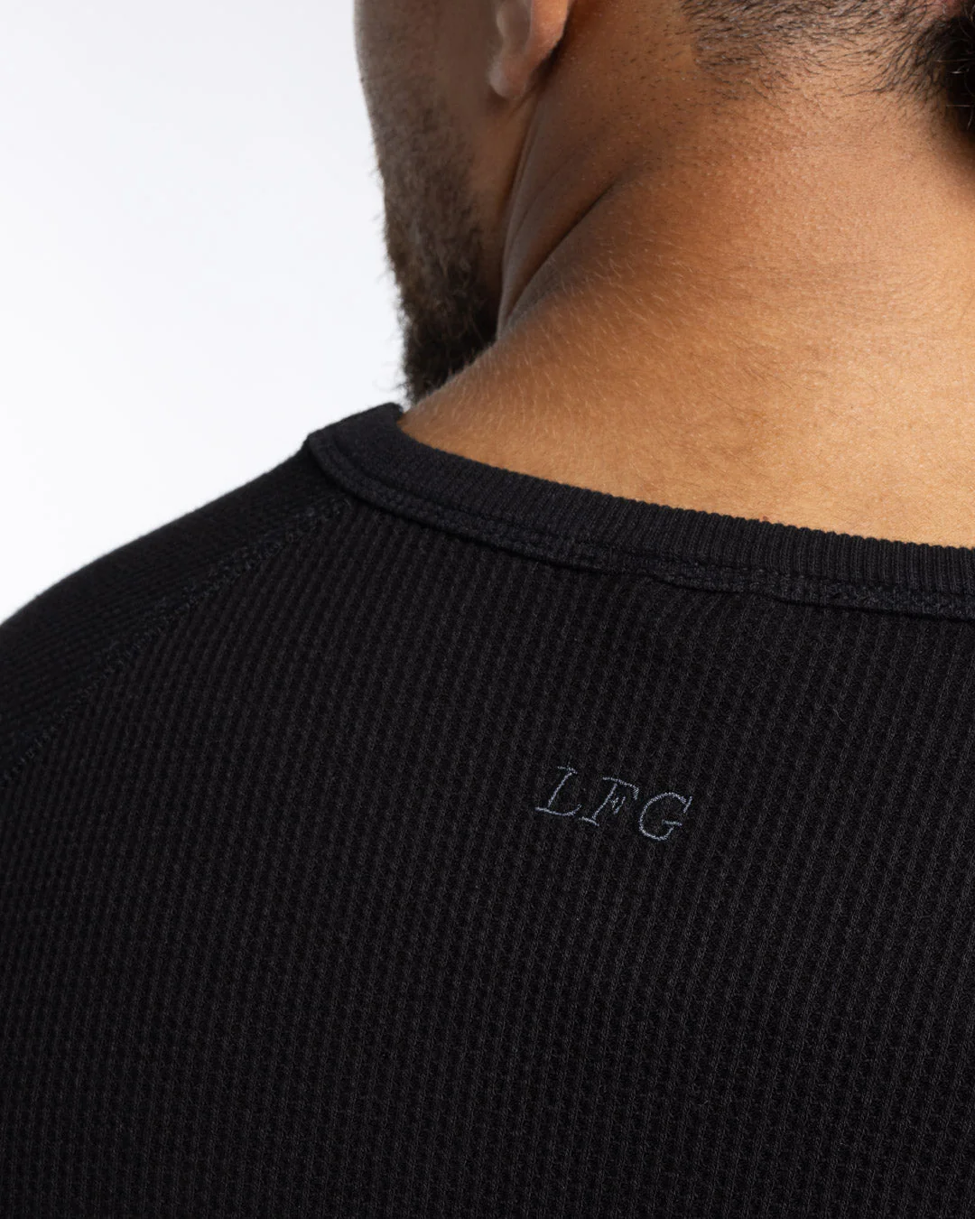 Tunero Raw Edge Crew - Black - Image 11